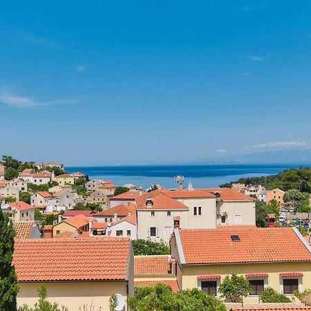 Sea View Apartment Sandra In Mali Lošinj Екстериор снимка