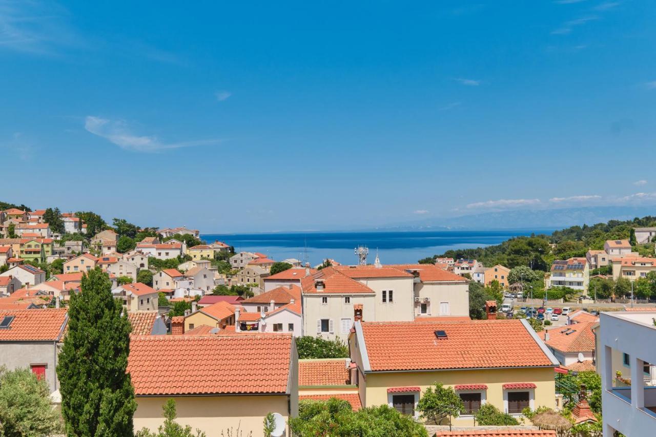 Sea View Apartment Sandra In Mali Lošinj Екстериор снимка